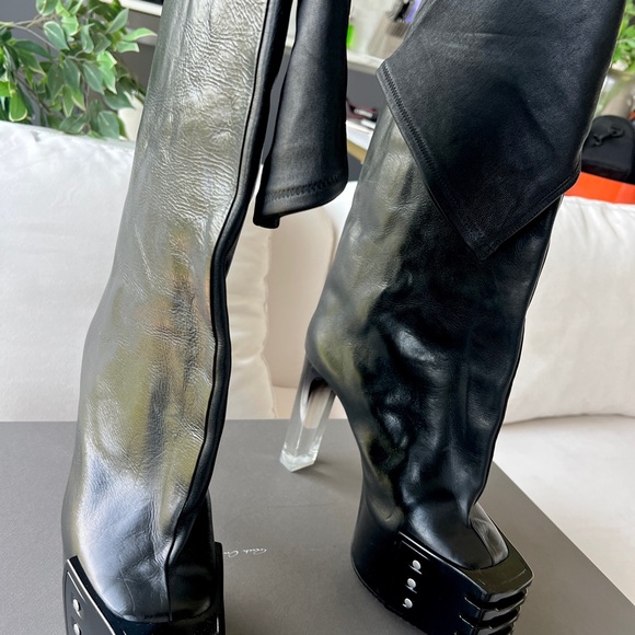 Brand new rick Owens flare boots - Picture 3 of 11